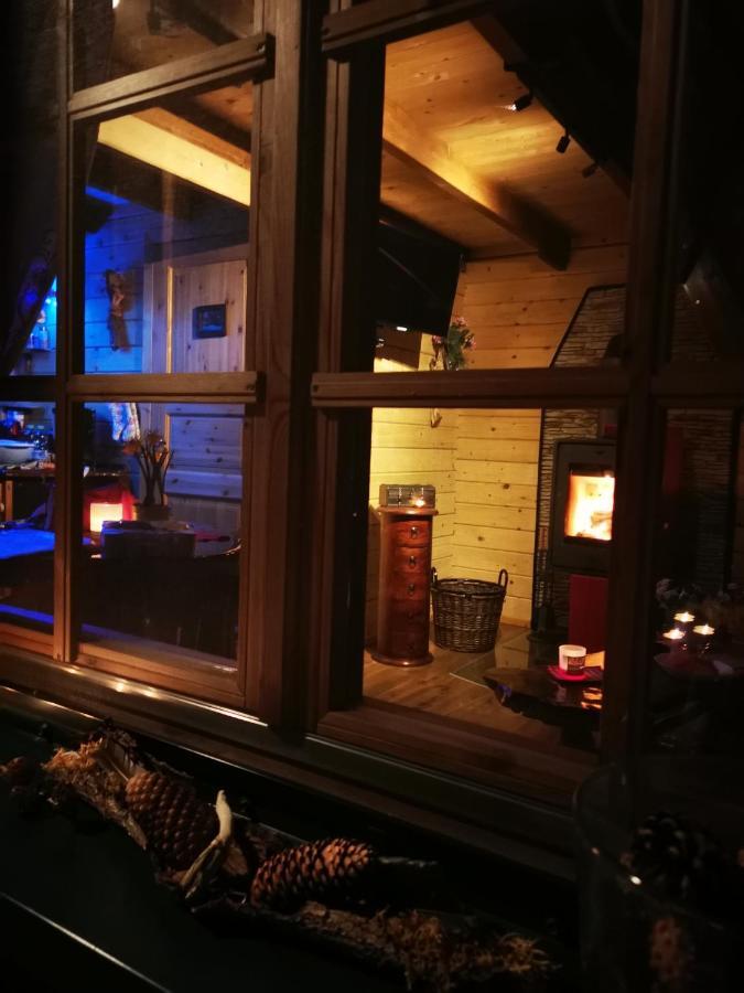 Holzhaus Waldwichtel Am Wald Und See Neuruppin Eksteriør billede